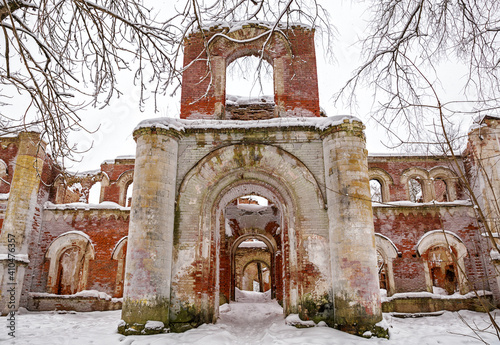 Wrangel Manor ruins photo