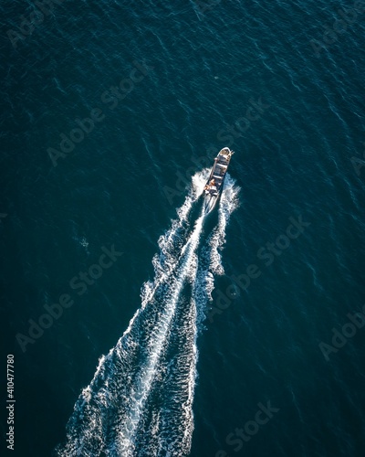 Barco de pesca na Ria Formosa, Portugal © Tiago