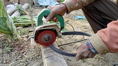 worker cutting