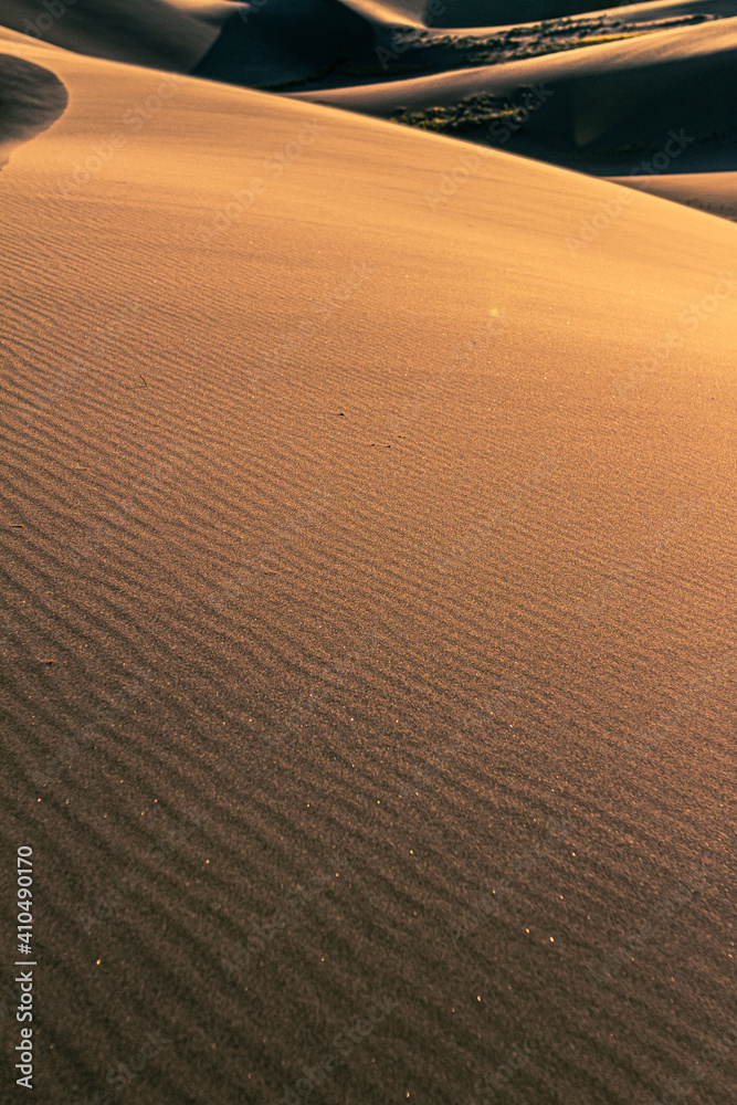 Naklejka premium Close up of sand waves on dune in great sand dunes national park in america