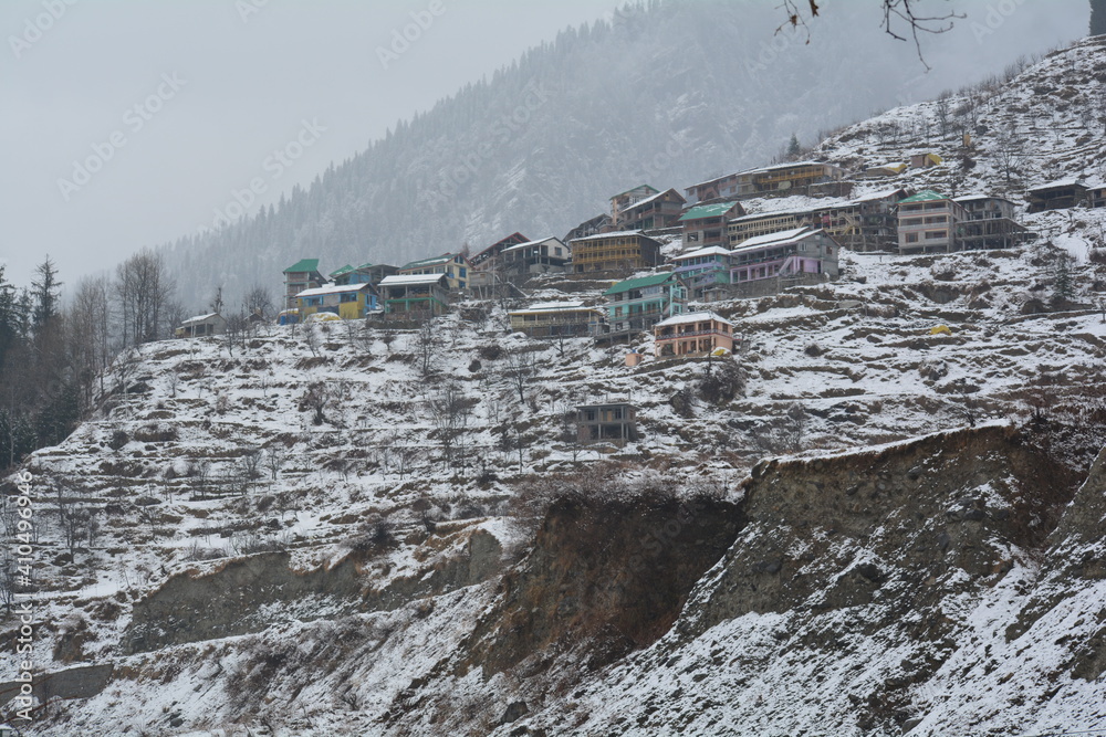 snowfall at solang valley , manali india