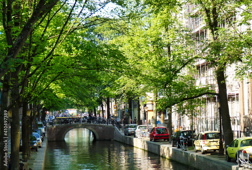 Canal en Amsterdam., paises bajos