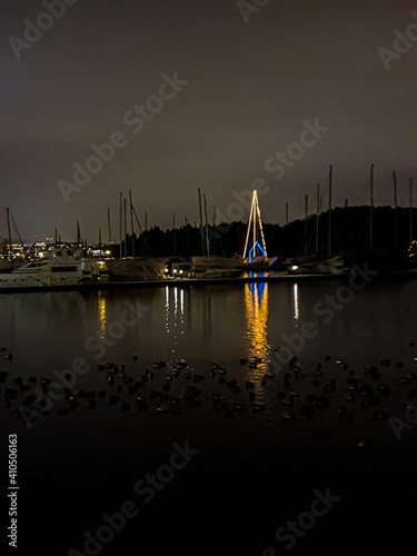 light reflection in dark water - Lysaker photo