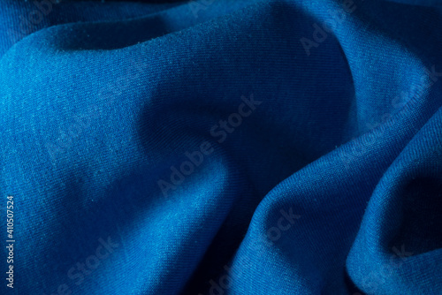 la texture creata da un tessuto di colore blu, una stoffa di colore blu