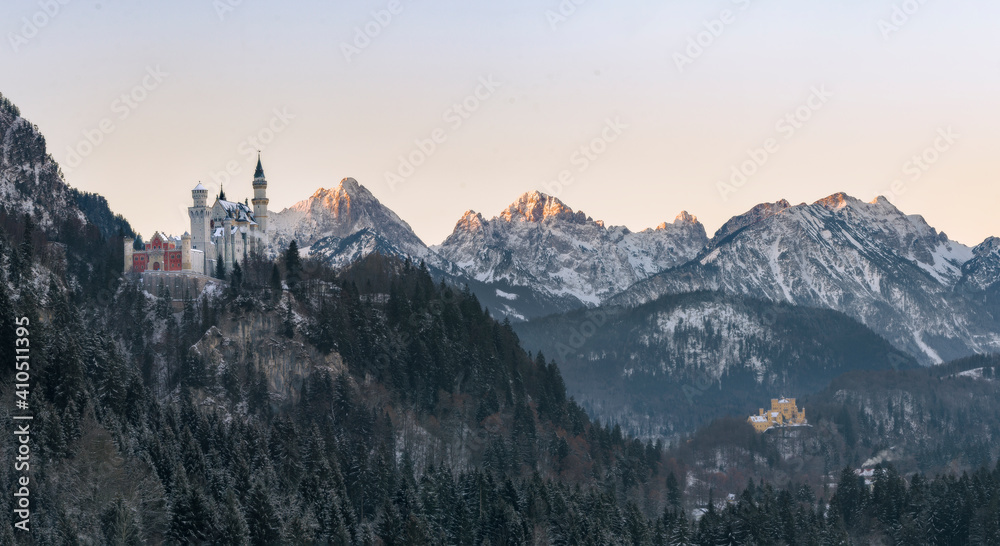 Sunrise in the mountains at Castle Neuschwanstein - obrazy, fototapety, plakaty 