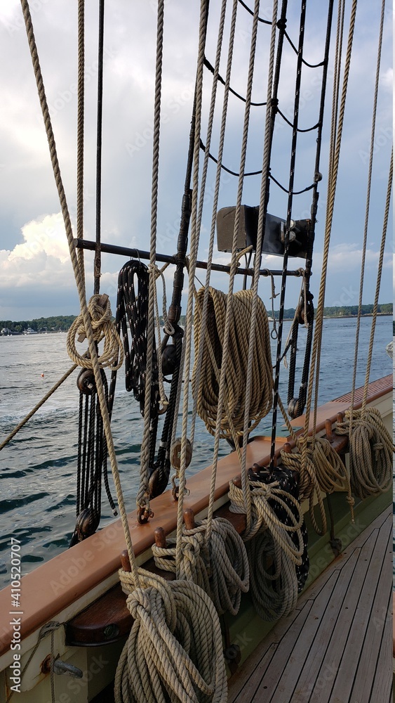 Obraz premium ropes on a sailboat