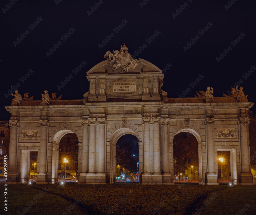 Puerta de Alcalá Madrid Noche