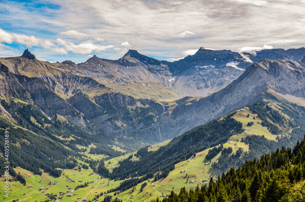 Panoramablick auf die Engstligenalp im Berner Oberland
