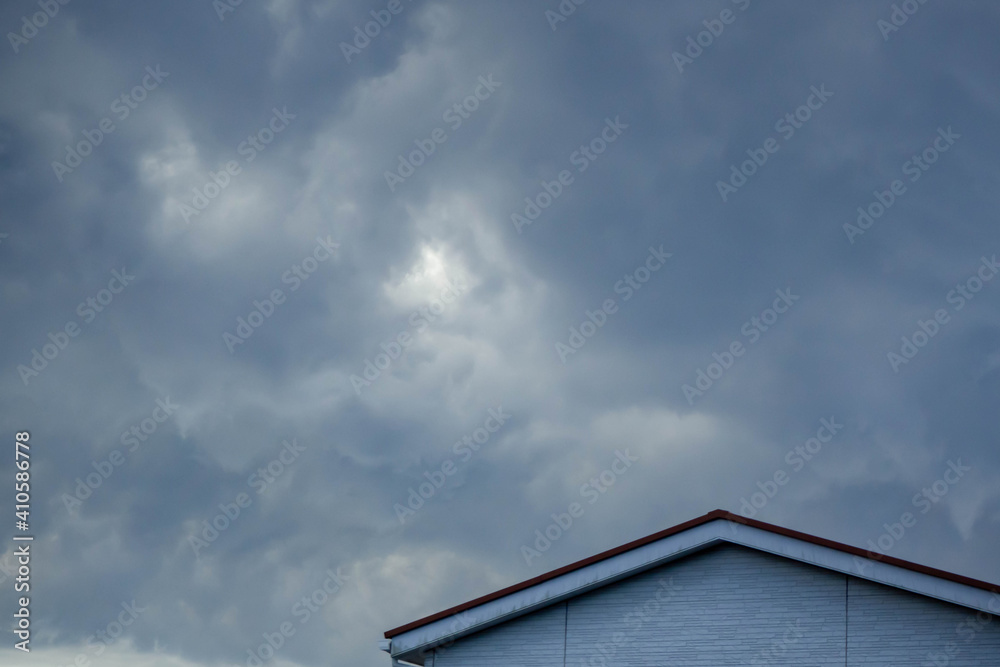 空一面の曇り空