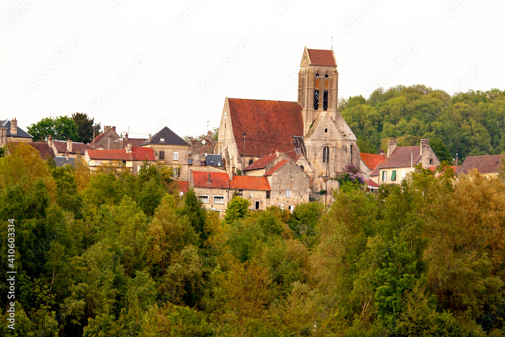 Saint-Vaast-les-Mello. Eglise et village. Oise. Picardie. Hauts de France