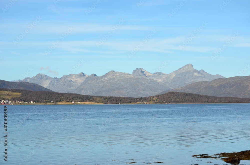 Obraz premium majestic mountain and fjord landscape in autumn sunlight in northern Norway