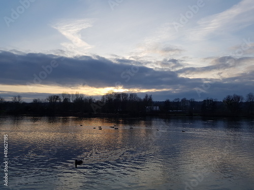 see, wasser, abendrot, landschaft, himmel, natur, fluss, cloud, sonne, sonnenaufgang, abend, abenddämmerung, blau, cloud, schön, baum, berg, wald, horizont, dawn, landschaftidyll, beach, meer