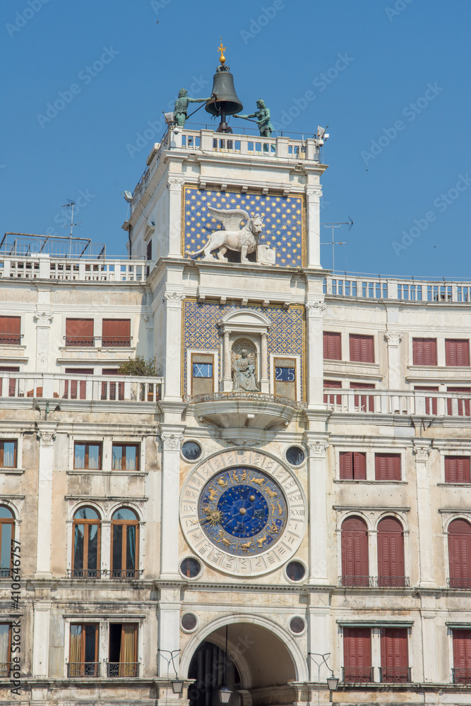 discovery of the city of Venice and its small canals and romantic alleys