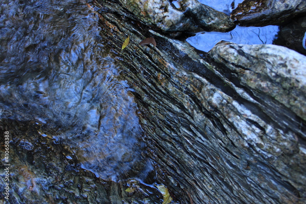 Fototapeta premium 水 登山 流水 山