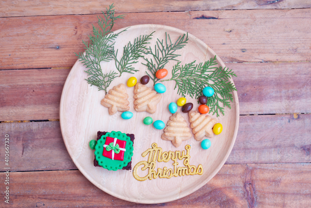 Beautiful gift with Christmas ornaments. Beautiful gift with Christmas ornaments.