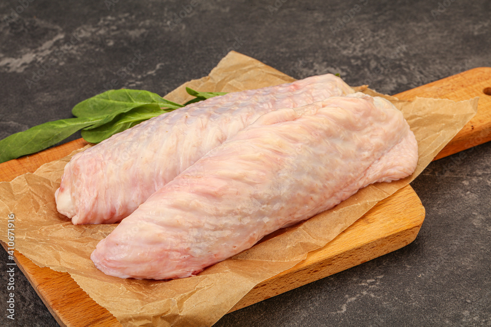 Raw turkey wings for cooking