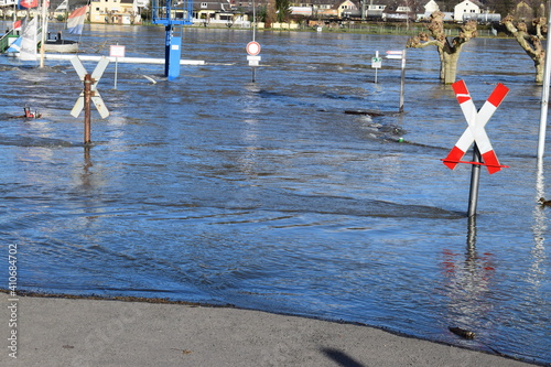 Hochwasser in den Rheinanlagen Brohl-Lützing photo