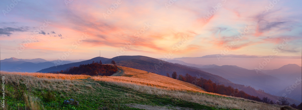 Autumn sunset mountain panorama (Carpathian, Ukraine).