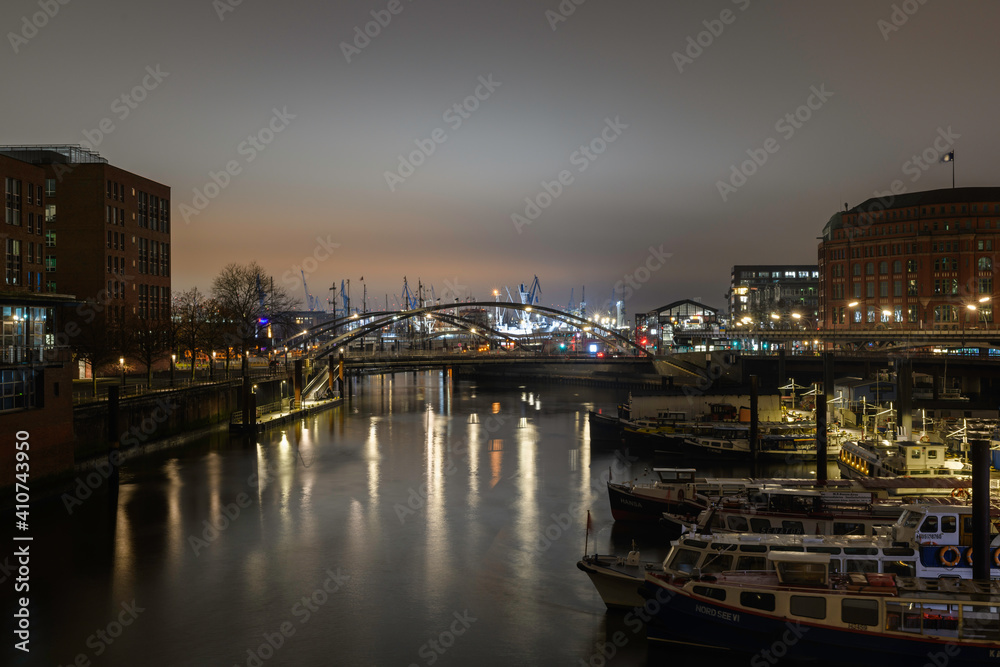 Obraz premium Hamburg cold scenic evenings