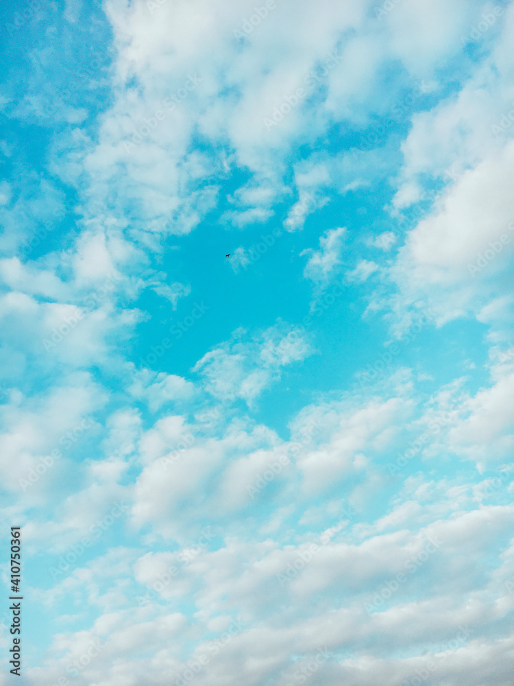 Naklejka premium blue sky with clouds