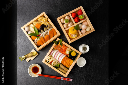典型的な日本料理 Japanese food New Year dishes (OSECHI)