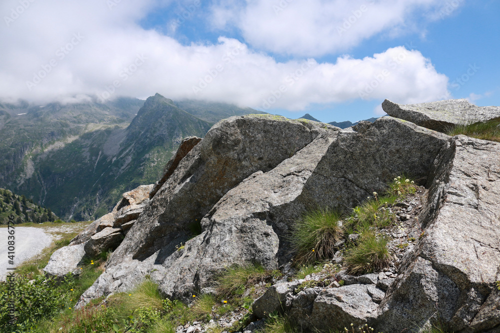 Bellissima vista panoramica dal sentiero che porta al rifugio cornisello nella Val Nambrone in Trentino, viaggi e paesaggi in Italia