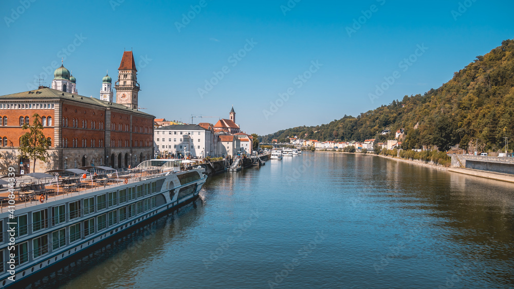 Obraz premium Beautiful summer view at Passau, Danube, Bavaria, Germany
