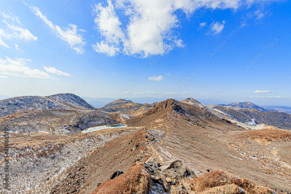 冬の中岳山頂から見たくじゅう連山　大分県玖珠郡　Kuju mountain range seen from the summit of Nakadake in winter Ooita-ken Kusu-gun