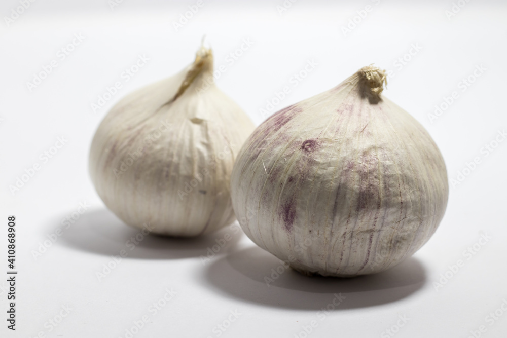 Fototapeta premium Close - up of garlic, solo type, on a white background