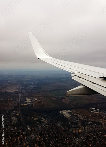 Weitblick aus fliegendem Flugzeug
