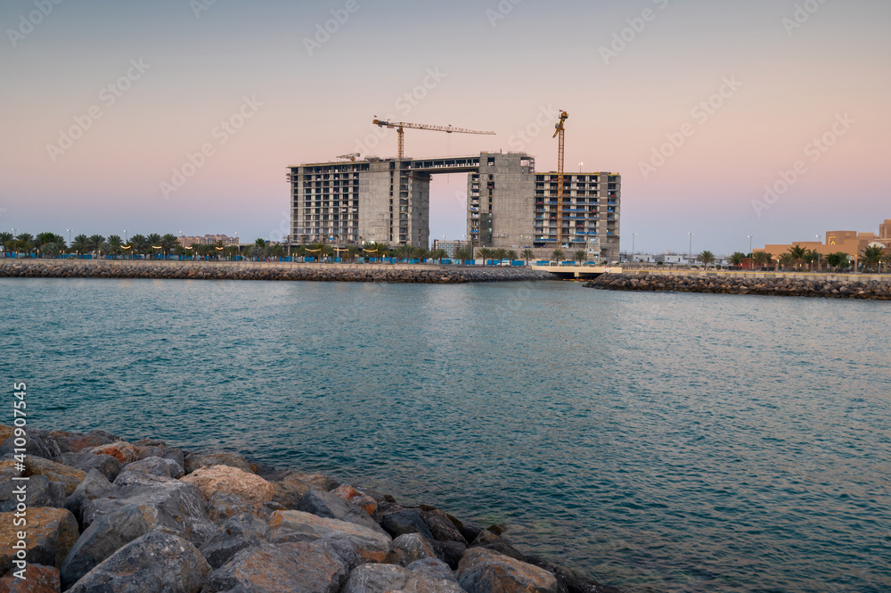 Obraz premium Hotel under construction at Marjan Island in emirate of Ras al Khaimah in the United Arab Emirates