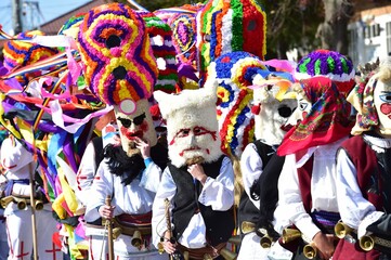 Keuken achterwand Carnaval Roemeense kerstparade met traditionele kostuums  © samy