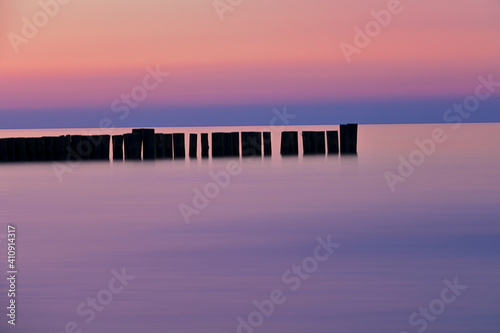 Sonnenuntergang am Meer in K  hlungsborn an der Ostsee  Mecklenburg-Vorpommern  Deutschland