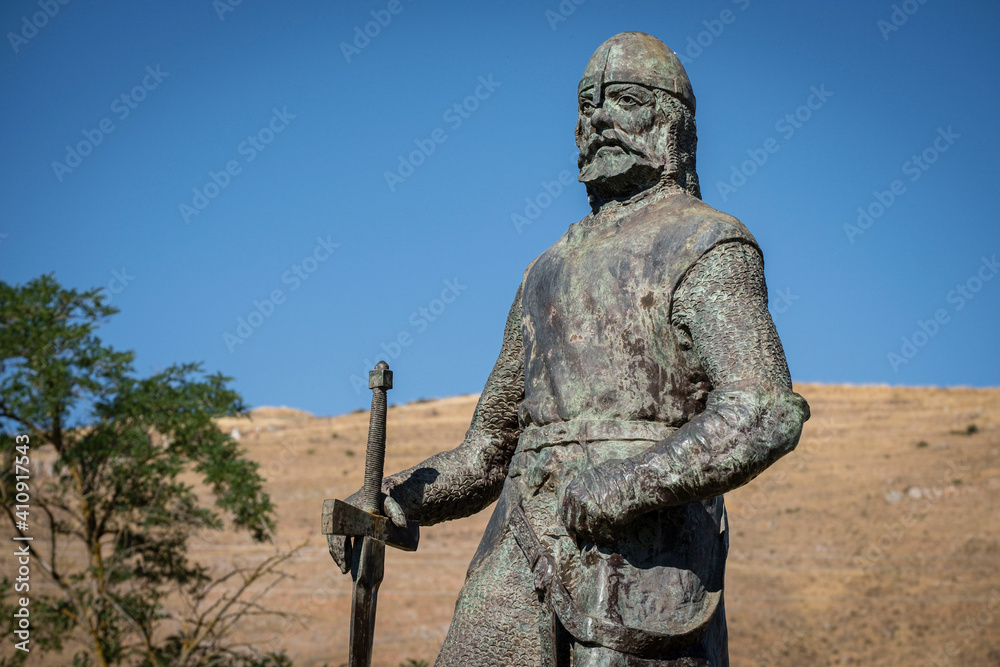 Rodrigo Díaz de Vivar, el Cid Campeador, obra de Luis Moreno Cutando,  El Poyo del Cid  municipio de Calamocha, provincia de Teruel, Aragón, Spain, Europe