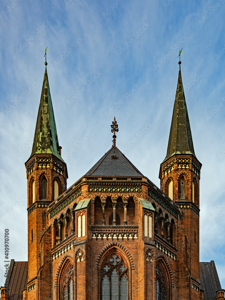 Außenaufnahme der Paulskirche in Schwerin, Deutschland