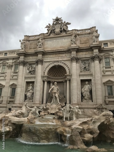trevi fountain city