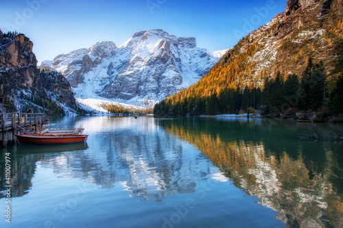 Canvas Print Landscape of Lago di Braies in dolomite mountains