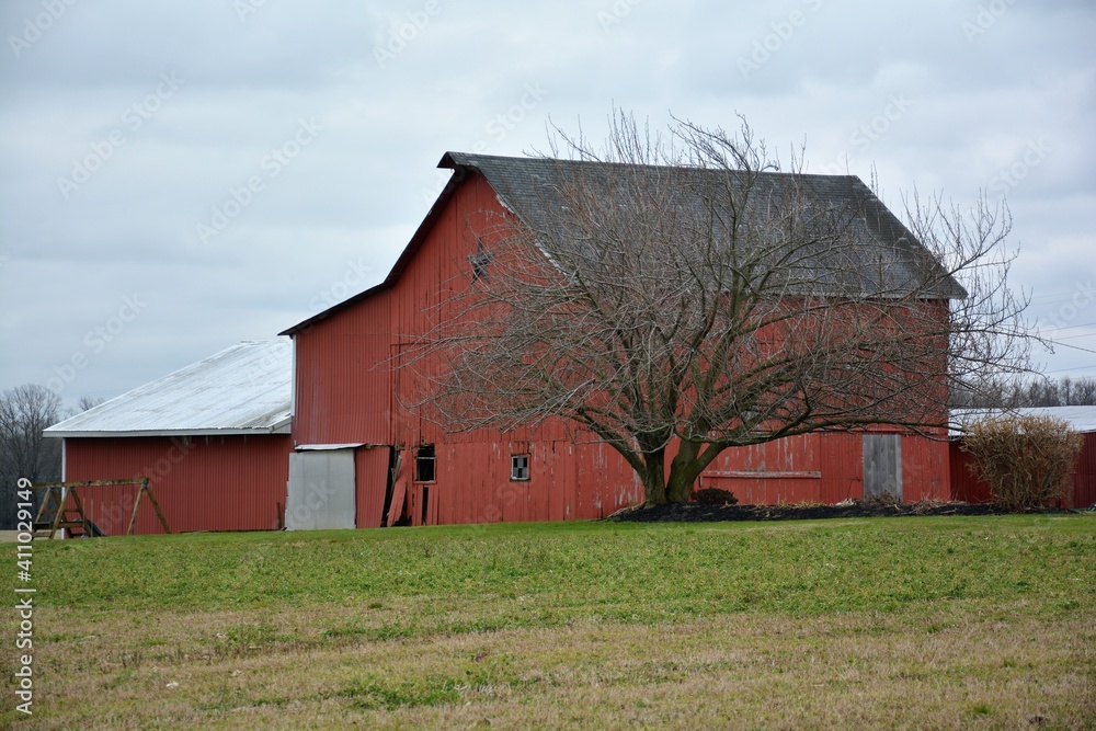 Old red barn 