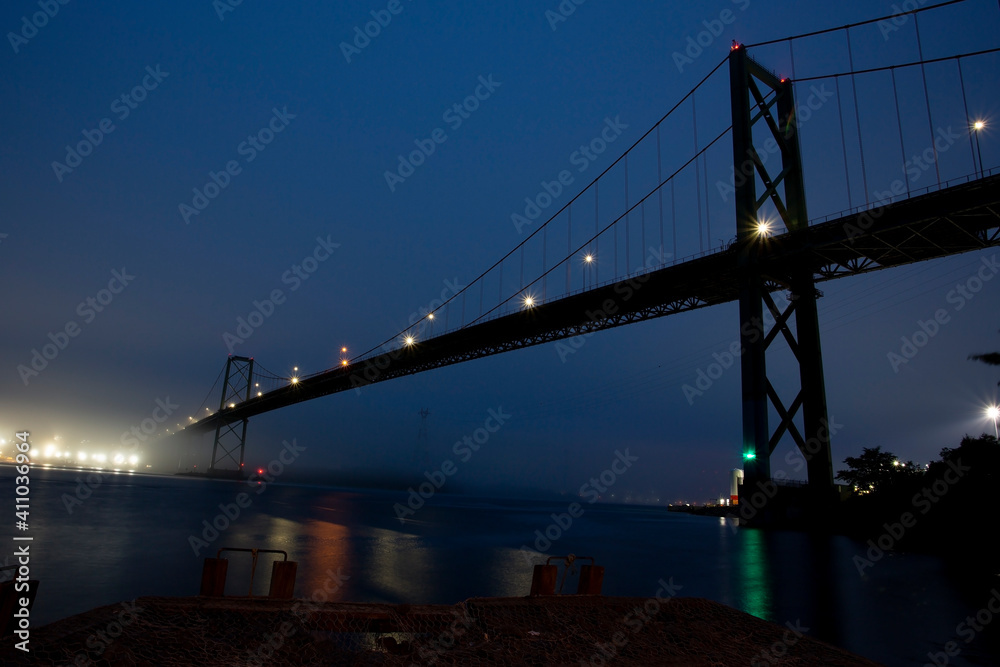 Fototapeta premium Bridge Dusk Fog Lights Water 