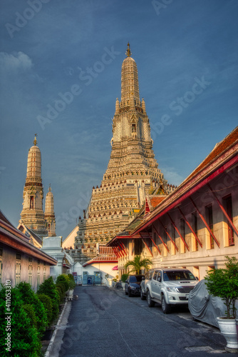 wat arun tempel bangkok Thailand, place of buddhism © SimonMichael