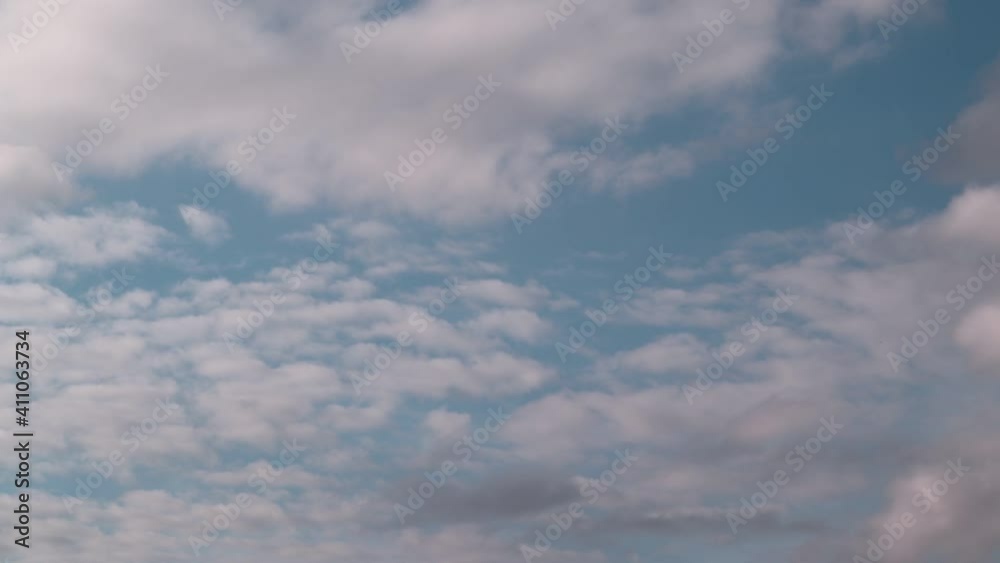 Time lapse: Observing the movement of clouds