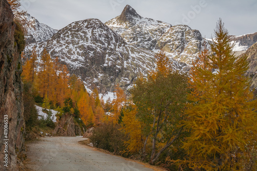 Barrage d'Emosson, Valais, Suisse photo