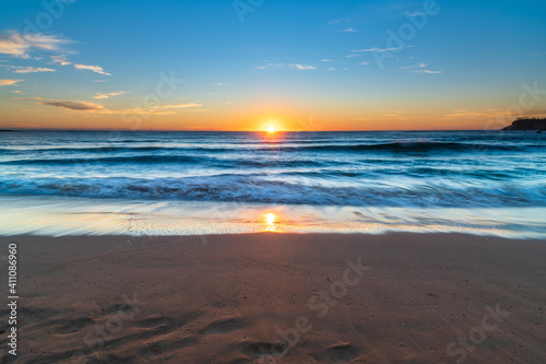 Fototapeta Naklejka Na Ścianę i Meble -  South Coast Sunrise Seascape and light high cloud