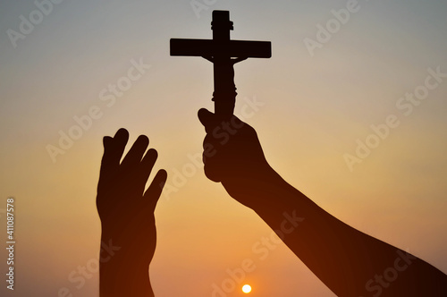 Принти на полотні Black shadow glorifies the cross of God.