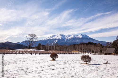 開田高原から見る　冬の御嶽山 © 健二 中村