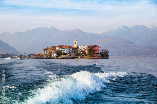 Isola dei Pescatori sul Lago Maggiore Italia photo