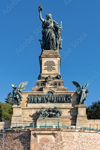 Obraz na płótnie Niederwalddenkmal in Rüdesheim am Rhein in Hessen, Deutschland w salonie