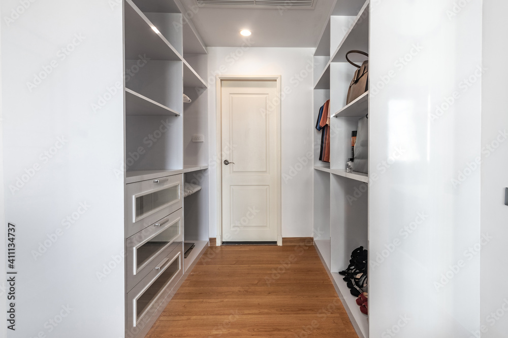 Dressing corner and wardrobe in a apartment