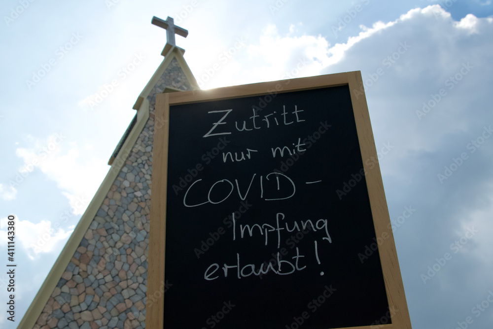 Obraz premium Zutritt nur mit Covid-Impfung erlaubt bzw. gestattet