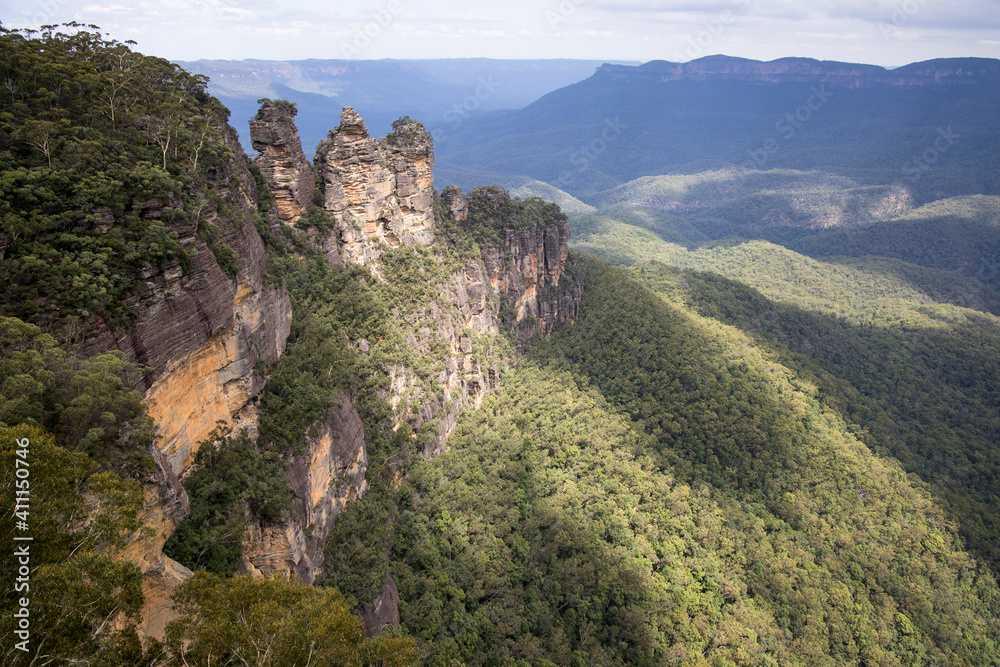 Naklejka premium Three Sisters rock formations, Katoomba NSW Australia